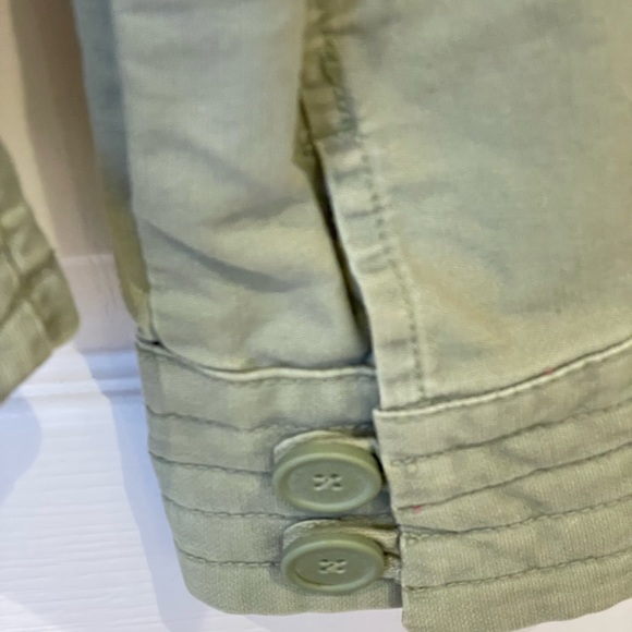 Green military jacket w/cute details - Picture 4 of 6